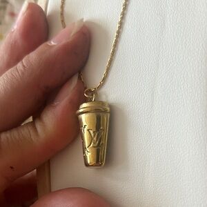 Gold Tumbler Pendant Necklace - Women’s Everyday Charm